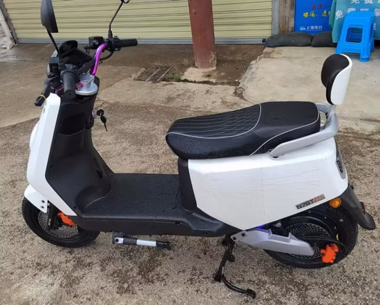 72V 1000W Pedal eléctrico para adultos Motocicleta con batería Ciclomotor Scooter eléctrico Motocicleta de China